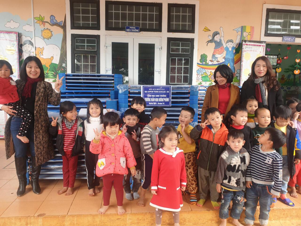 Delivery to Huong Phung Kindergarten