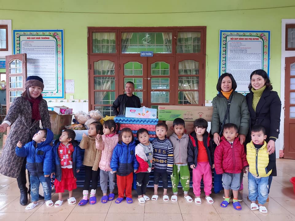 Delivery to Tan Lien Kindergarten School